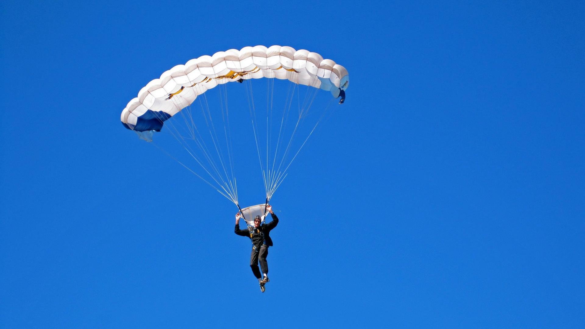 篮球训练装备智能化产品热销市场,篮球训练装备大全